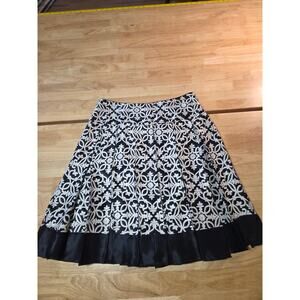 White House Black Market silk A-line skirt invisible zipper size 4 graphic